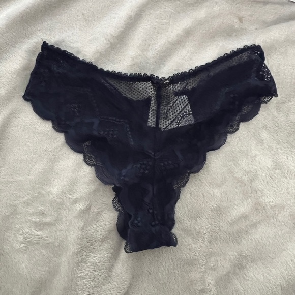 NEW w/tags: Sexy Blue Lace Panties - Picture 3 of 4